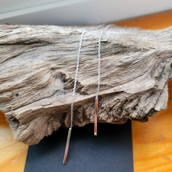 Silver rectangular bar shaped threader dangle earrings - Picture 4 of 4